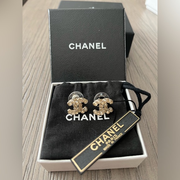 Authentic Chanel Crystal CC Stud Earrings Gold - Picture 1 of 5